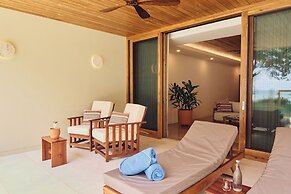 Capitán Suizo Beachfront Boutique Hotel