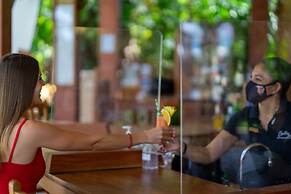 Capitán Suizo Beachfront Boutique Hotel