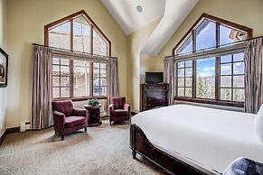 Bachelor Gulch Village