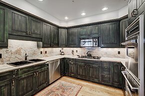 Bachelor Gulch Village