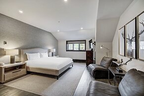 Bachelor Gulch Village