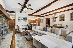 Bachelor Gulch Village