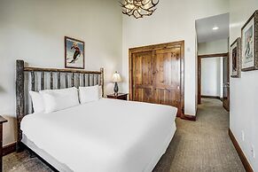 Bachelor Gulch Village