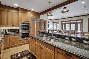 Bachelor Gulch Village