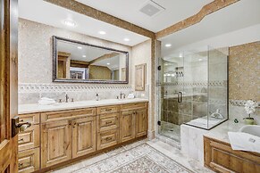 Bachelor Gulch Village