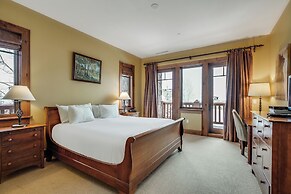 Bachelor Gulch Village