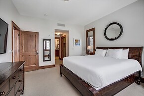 Bachelor Gulch Village