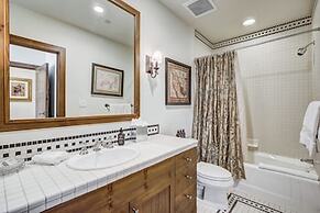 Bachelor Gulch Village