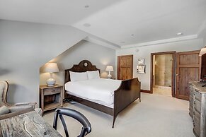 Bachelor Gulch Village