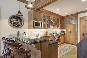 Bachelor Gulch Village