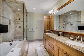 Bachelor Gulch Village