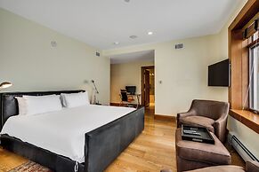 Bachelor Gulch Village