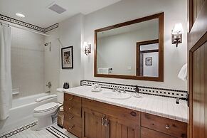 Bachelor Gulch Village