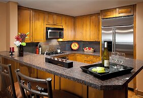 Bachelor Gulch Village