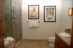 Bachelor Gulch Village