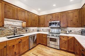 Bachelor Gulch Village