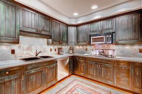 Bachelor Gulch Village