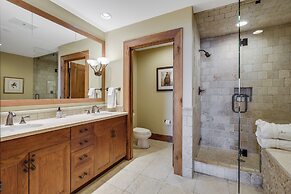 Bachelor Gulch Village