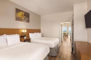 Radisson Beachfront Hotel - Panama City Beach