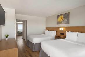 Radisson Beachfront Hotel - Panama City Beach