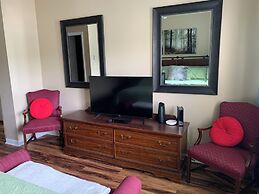 Laurel Inn Condominium