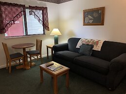 Laurel Inn Condominium