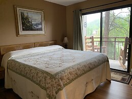 Laurel Inn Condominium