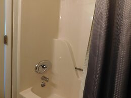 Laurel Inn Condominium