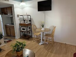 Laurel Inn Condominium