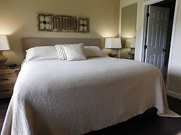 Laurel Inn Condominium