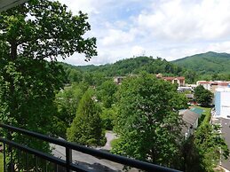 Laurel Inn Condominium