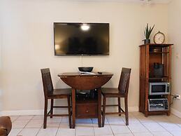 Laurel Inn Condominium