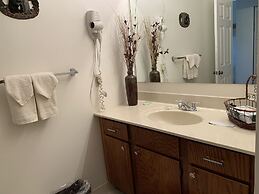 Laurel Inn Condominium