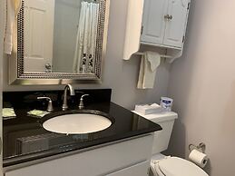 Laurel Inn Condominium