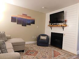 Laurel Inn Condominium