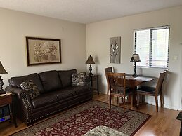 Laurel Inn Condominium