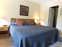 Laurel Inn Condominium