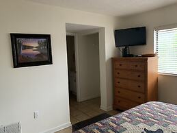 Laurel Inn Condominium