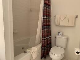 Laurel Inn Condominium