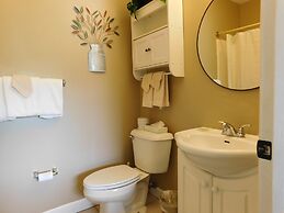 Laurel Inn Condominium