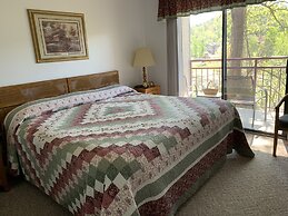 Laurel Inn Condominium