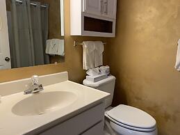 Laurel Inn Condominium