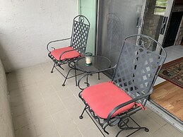 Laurel Inn Condominium