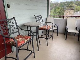 Laurel Inn Condominium