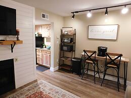 Laurel Inn Condominium