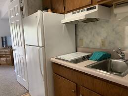 Laurel Inn Condominium