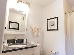 Laurel Inn Condominium