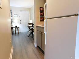 Laurel Inn Condominium