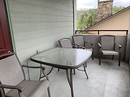 Laurel Inn Condominium