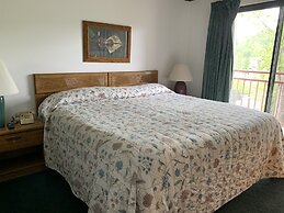 Laurel Inn Condominium